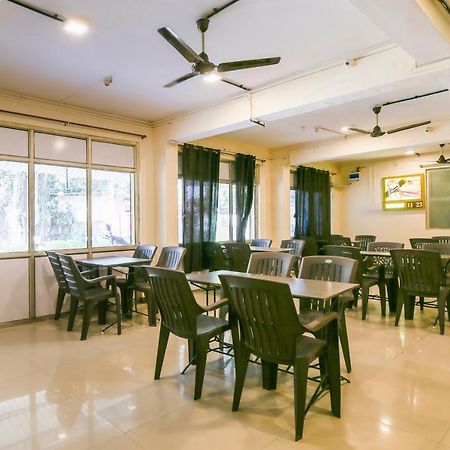 Spot On 67211 Hotel Gokul Daman Exterior foto
